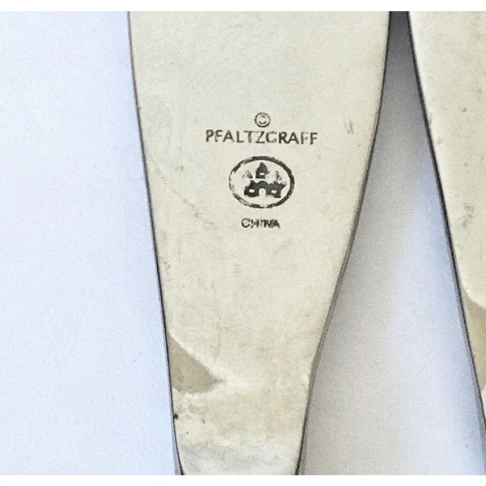 8 Pc‎ Pfaltzgraff stainless 18/0 Satin Laurel Frosted handle Dinner Knives￼
